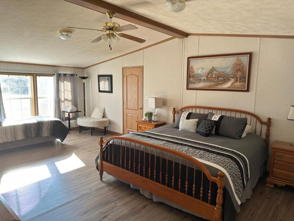 Spacious Cozy Getaway ! King Bed, Game Room, Out Door Patio Cairo  Kültér fotó